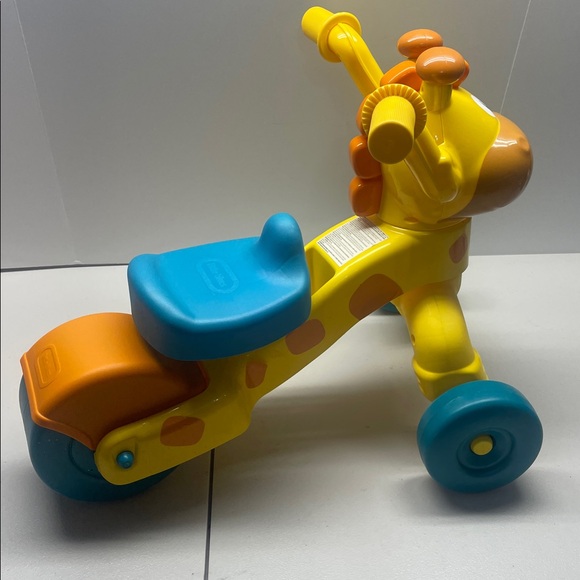 Little Tikes Go and Grow Lil' Rollin' Giraffe ride-on toy - Picture 4 of 5